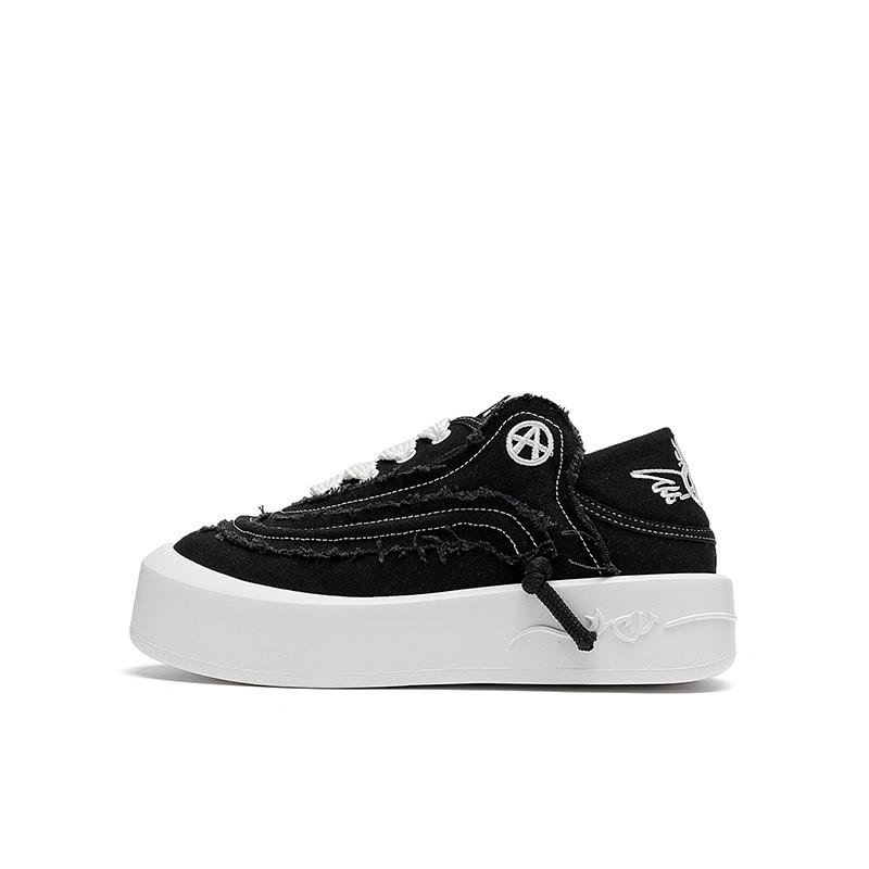 Acupuncture Anti-Slip Wear-Resistant Low-Top Skateboard Shoes Unisex Box