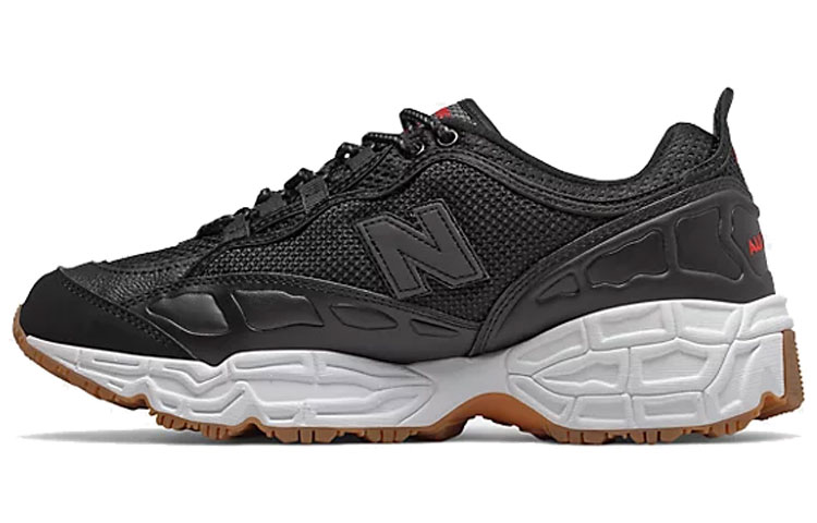 New Balance 802 Black/White