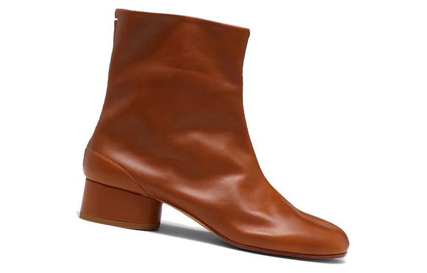Maison Margiela Tabi Ankle Boots Ankle Boots Women's Tan купить в интернет-магазине Yoocart с быстрой доставкой по России.