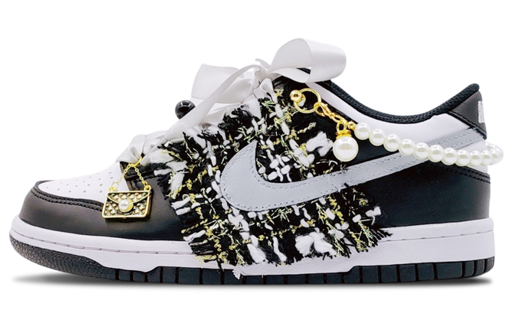 Nike Dunk Low Low-Top Skateboard Shoes GS Black White