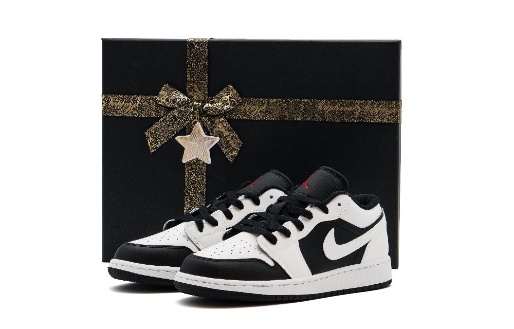 Jordan Air Jordan 1 Abrasion Resistant Low Top Vintage Basketball Shoes Unisex Black White