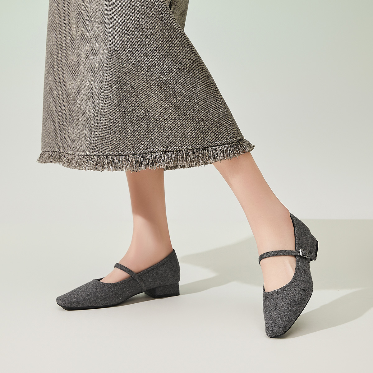 EBLAN Mary Jane Shoes Women's Gray купить в интернет-магазине Yoocart с быстрой доставкой по России.