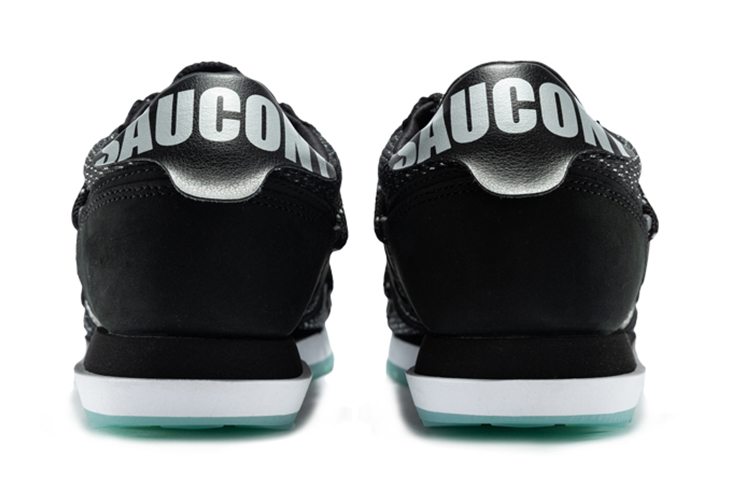 saucony Jazz DST Black Reflective купить в интернет-магазине Yoocart с быстрой доставкой по России.