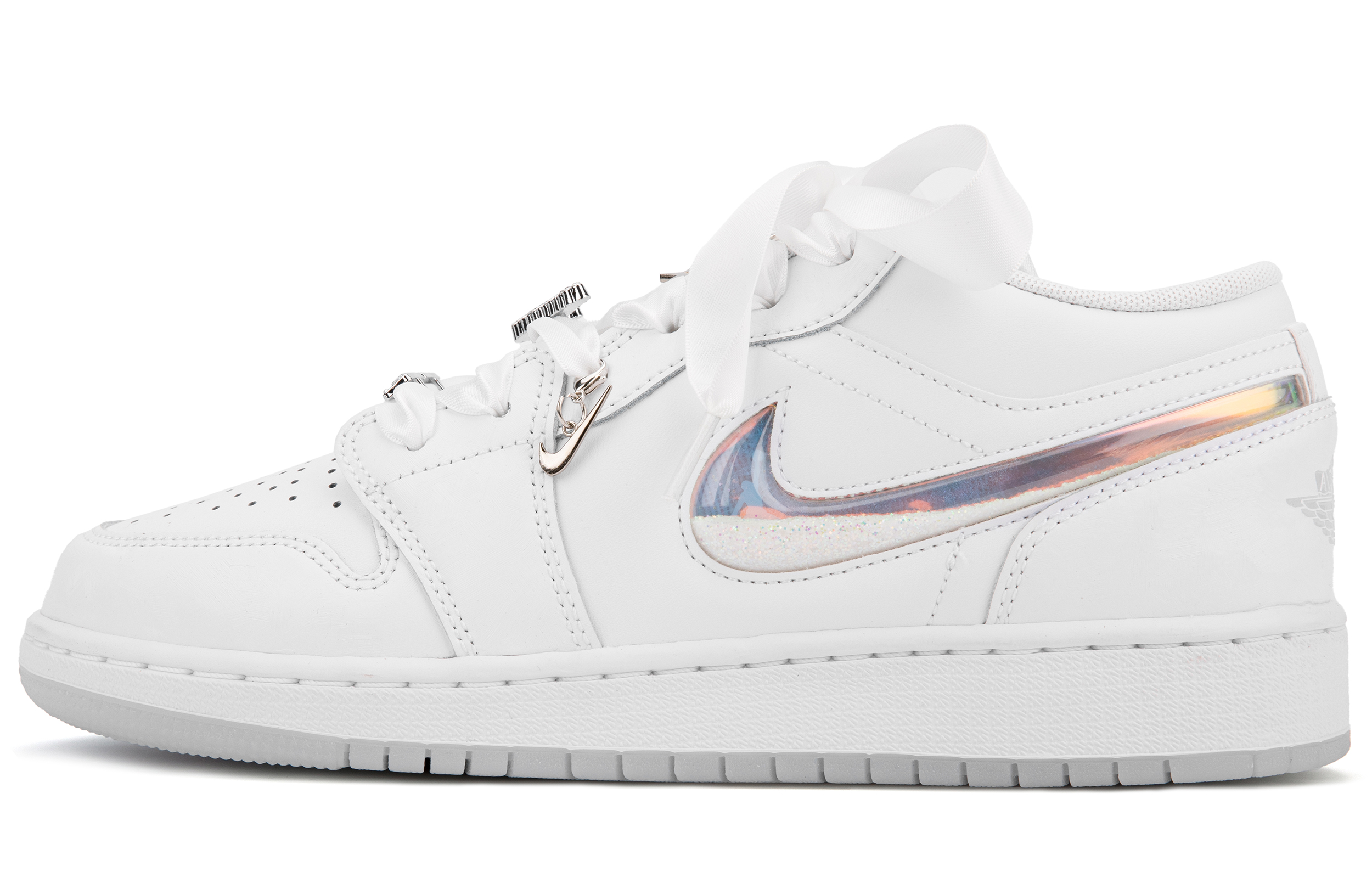Jordan Air Jordan 1 Low top Vintage Basketball Shoes Women's White