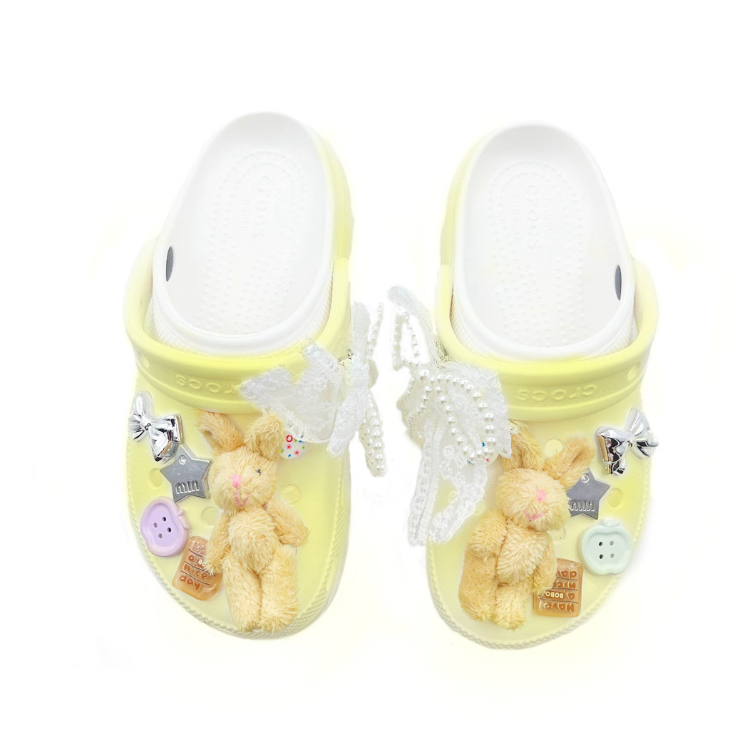 Crocs Classic Platform Clog Sponge Bunny Collection, Beach Girlish Campus Style Clogs Unisex Yellow купить в интернет-магазине Yoocart с быстрой доставкой по России.