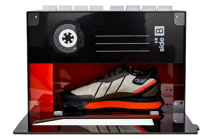 adidas neo Futro Mixr Black White Orange купить в интернет-магазине Yoocart с быстрой доставкой по России.