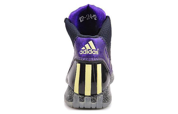 Adidas D Rose 3 'Night Before Christmas' купить в интернет-магазине Yoocart с быстрой доставкой по России.
