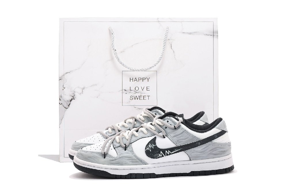 Nike Dunk Low Top Skateboard Shoes Unisex Silver