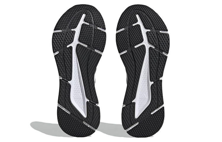 Adidas Questar Shoes 'Core Black Cloud White' купить в интернет-магазине Yoocart с быстрой доставкой по России.