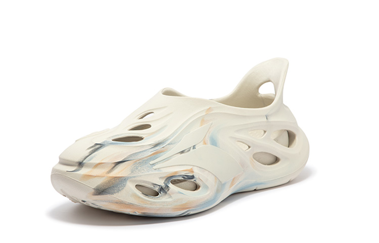 361° Yuyu Whale Clogs Unisex Oat Milk купить в интернет-магазине Yoocart с быстрой доставкой по России.