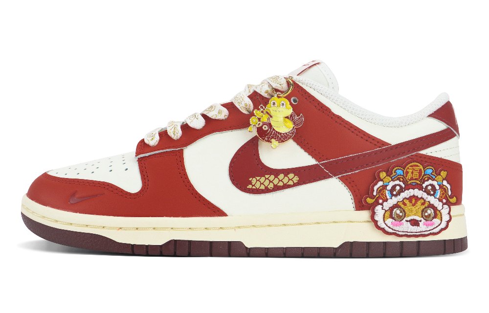 Nike Dunk Anti-Slip And Wear-Resistant Lightweight Low-Top Skateboard Shoes Women's Red