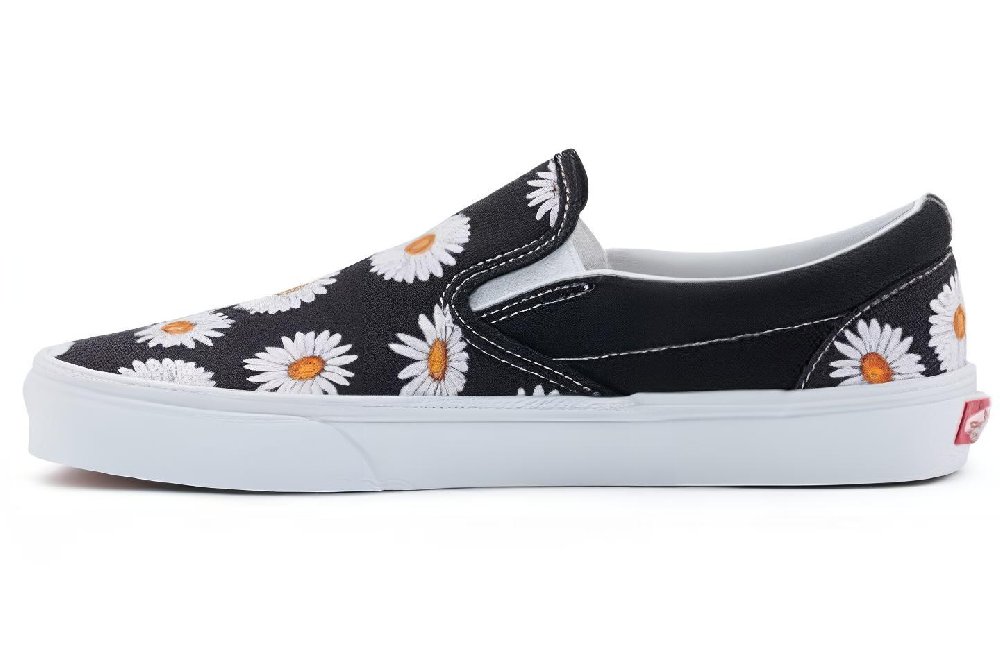 Vans Daisy Slip On 2019Ss Flower Patterns Street Style Black And White