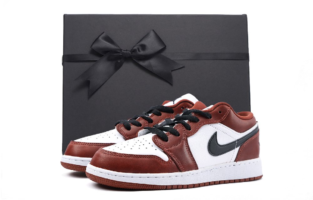 Jordan Air Jordan 1 Anti Slip And Wear Resistant Coverage Low Top Vintage Basketball Shoes Unisex Red