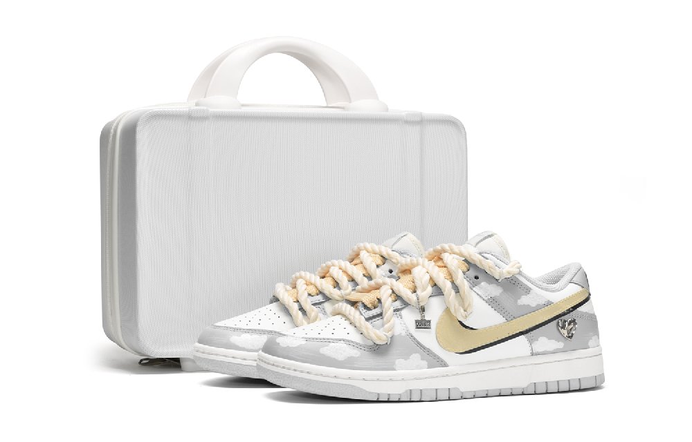 Nike Dunk Low-Top Skateboard Shoes GS Gray White