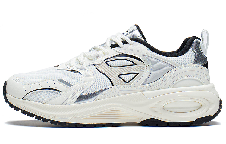 LINING Casual Shoes Women's Low top Snow White