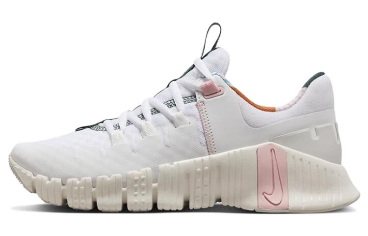 NIKE Беговые кроссовки MID Top Белые Женские