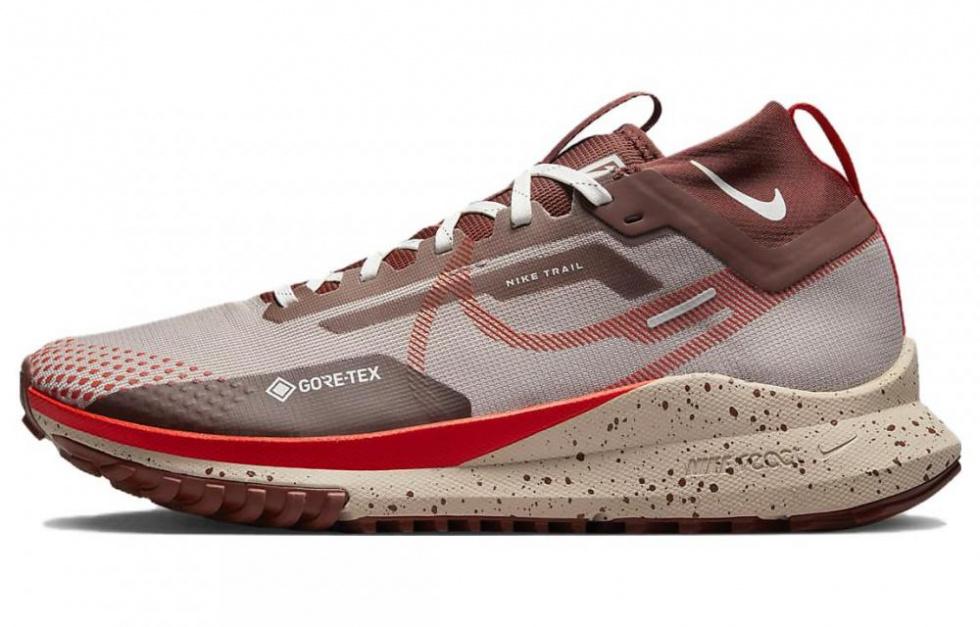 Nike React Pegasus Trail 4 Gore Tex Diffused Taupe Dark Pony Sail Picante Red