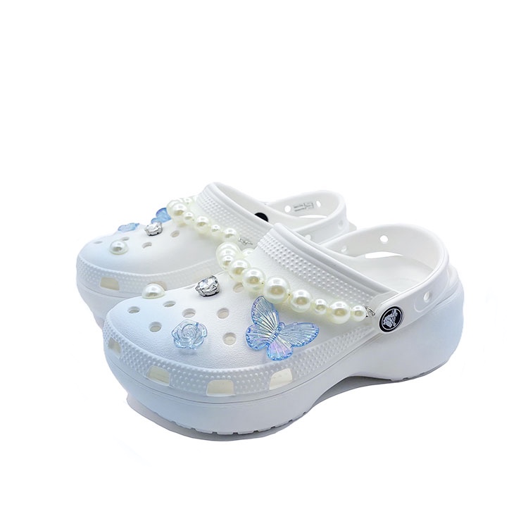 Crocs Baya Platform Clog Butterfly Loves Flower Dream, Girlish Campus Style, Beach Clogs Unisex White Blue купить в интернет-магазине Yoocart с быстрой доставкой по России.