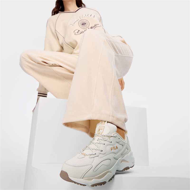 FILA Vintage Collection Low Top Casual Shoes Women's Snow/Haze Gray купить в интернет-магазине Yoocart с быстрой доставкой по России.