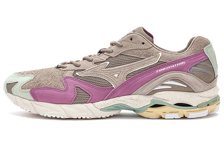 Mizuno Footpatrol X Wave Rider 10 'Grey Rust'