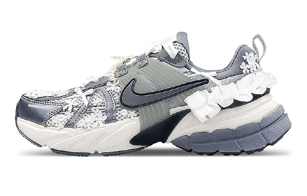 Nike V2K Run Abrasion Resistant Low Top Running Shoes Women's Gray Silver