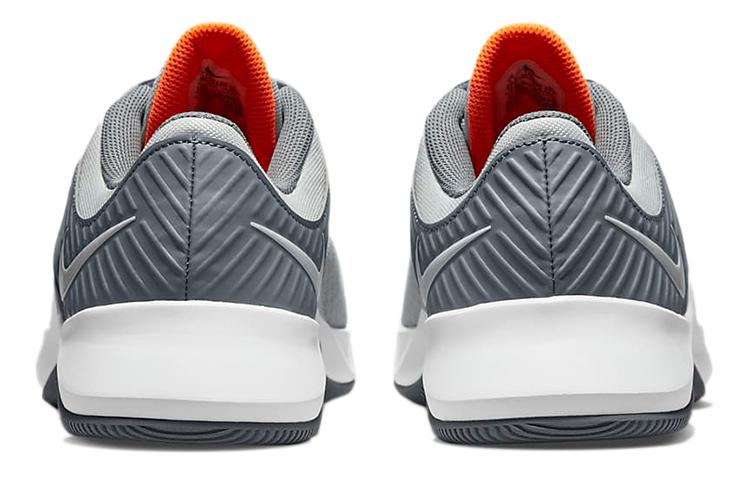 Nike Mc Trainer 'Pure Platinum'