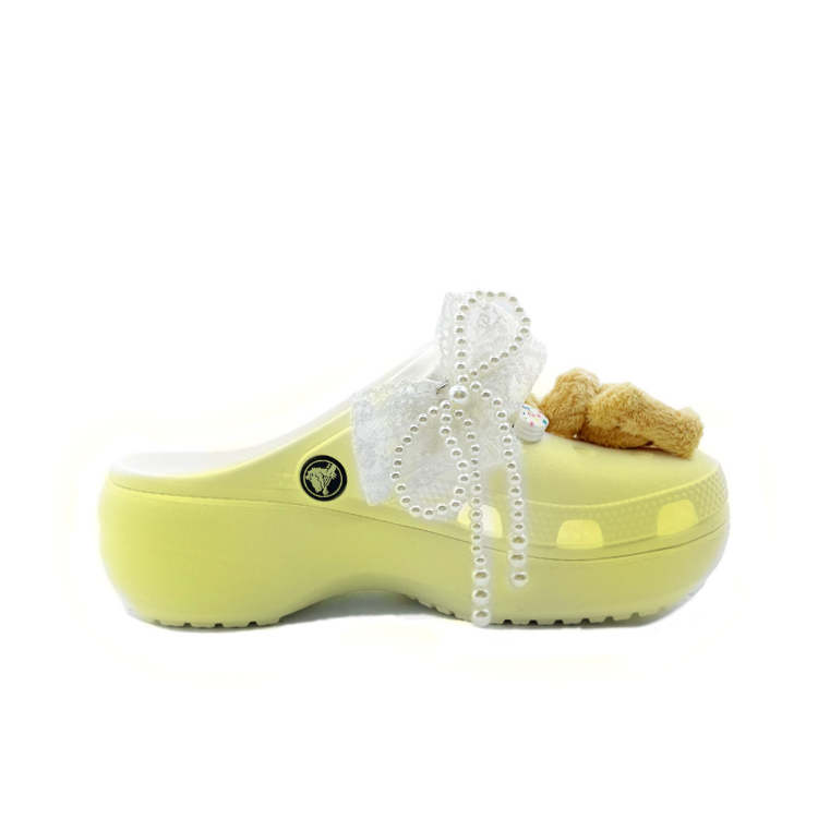 Crocs Classic Platform Clog Sponge Bunny Collection, Beach Girlish Campus Style Clogs Unisex Yellow купить в интернет-магазине Yoocart с быстрой доставкой по России.