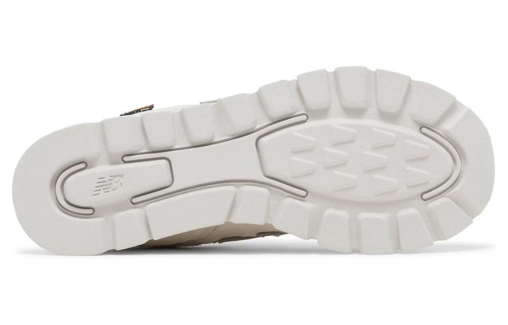 New Balance 574 Rugged White Sea Salt купить в интернет-магазине Yoocart с быстрой доставкой по России.