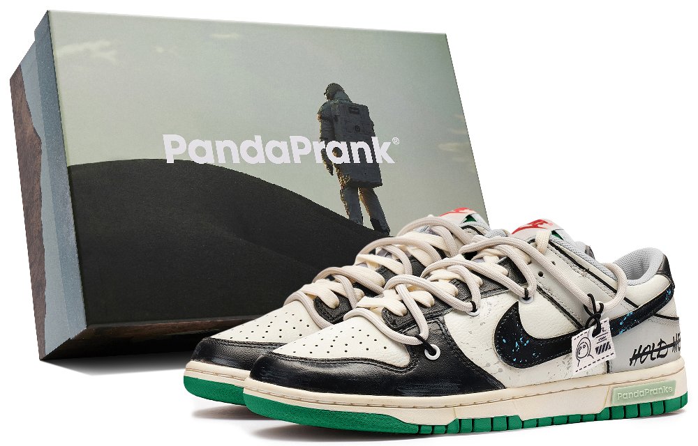 Nike Dunk Low Top Skateboard Shoes Women's Black White