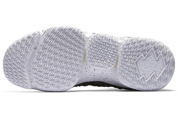 Nike LeBron 15 Ep 'Ashes'
