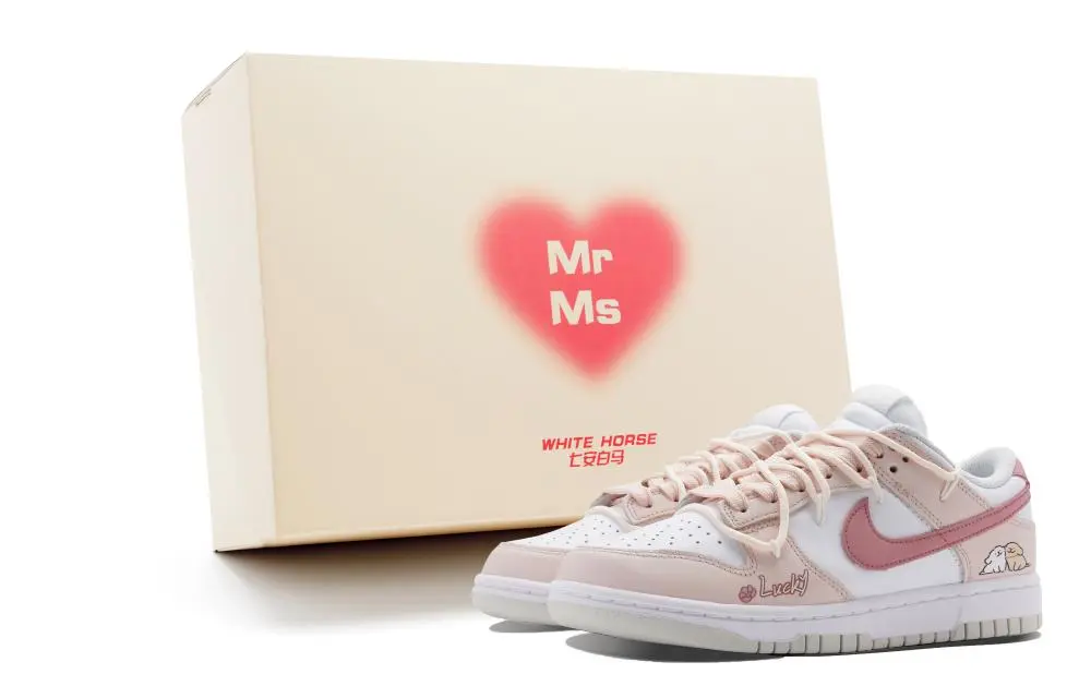 Nike Dunk Slip Resistant Shock Absorbers Low Top Skateboard Shoes Women's White Pink