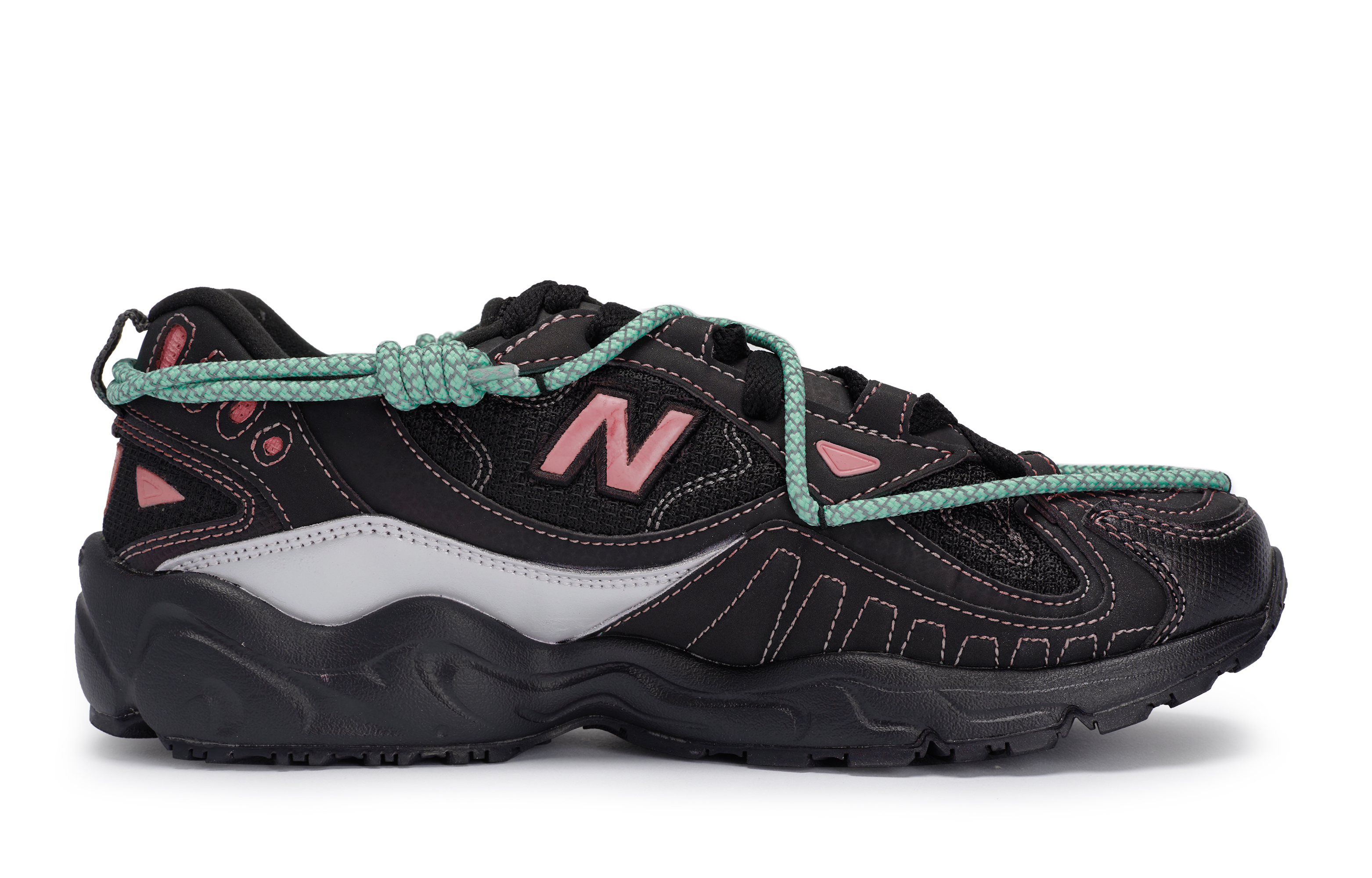 New Balance NB 703 Coverage Moisture Wicking Low Top Outdoor Shoes Women's Black Pink купить в интернет-магазине Yoocart с быстрой доставкой по России.