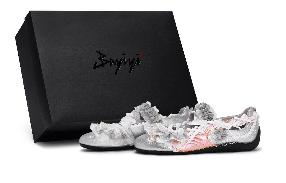 PUMA Speedcat Collection Women's Casual Shoes Women's Silver/White/Rose Gold