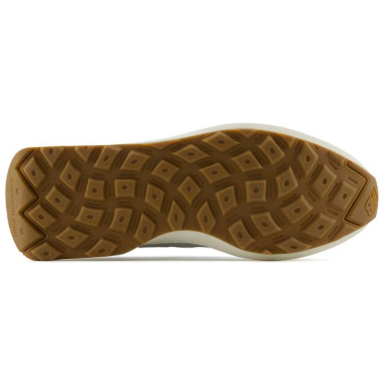 New Balance 370 Low Top Casual Shoes Unisex Ecru купить в интернет-магазине Yoocart с быстрой доставкой по России.