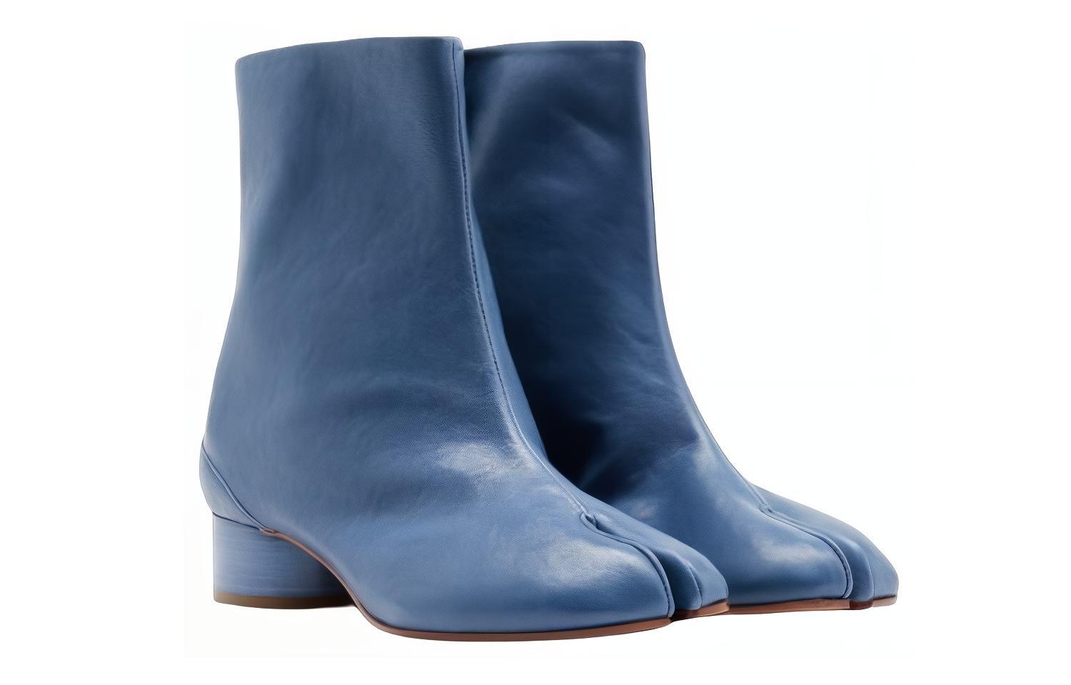 Maison Margiela Tabi Ankle Boots Women's Blue купить в интернет-магазине Yoocart с быстрой доставкой по России.