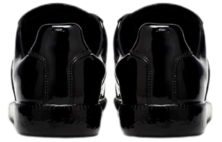 Maison Margiela Replica Patent Black Women's купить в интернет-магазине Yoocart с быстрой доставкой по России.