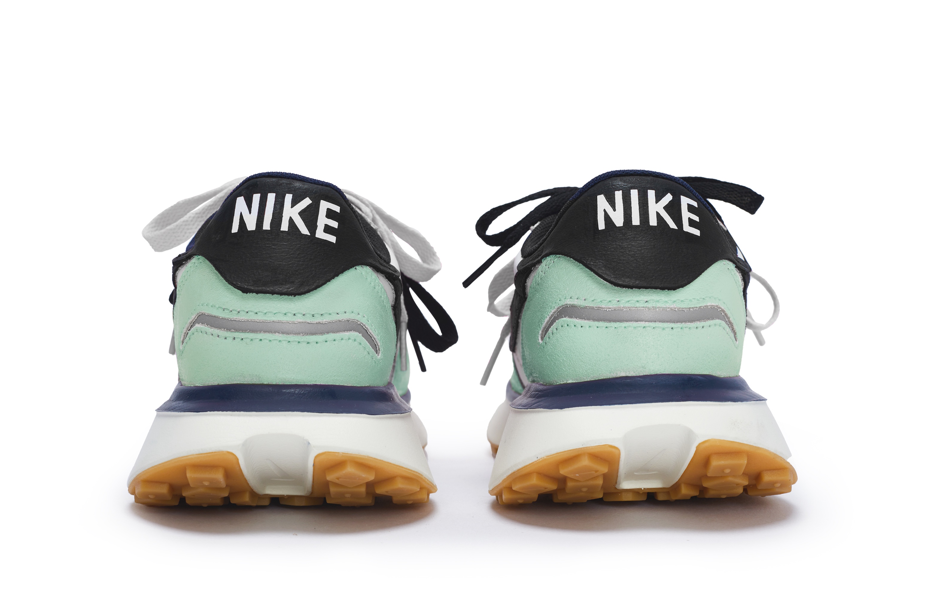 Nike Phoenix Waffle Low Top Running Shoes Women's Cyan White Black купить в интернет-магазине Yoocart с быстрой доставкой по России.