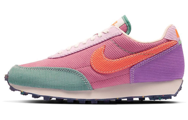 Nike Daybreak Corduroy Desert Berry Women's