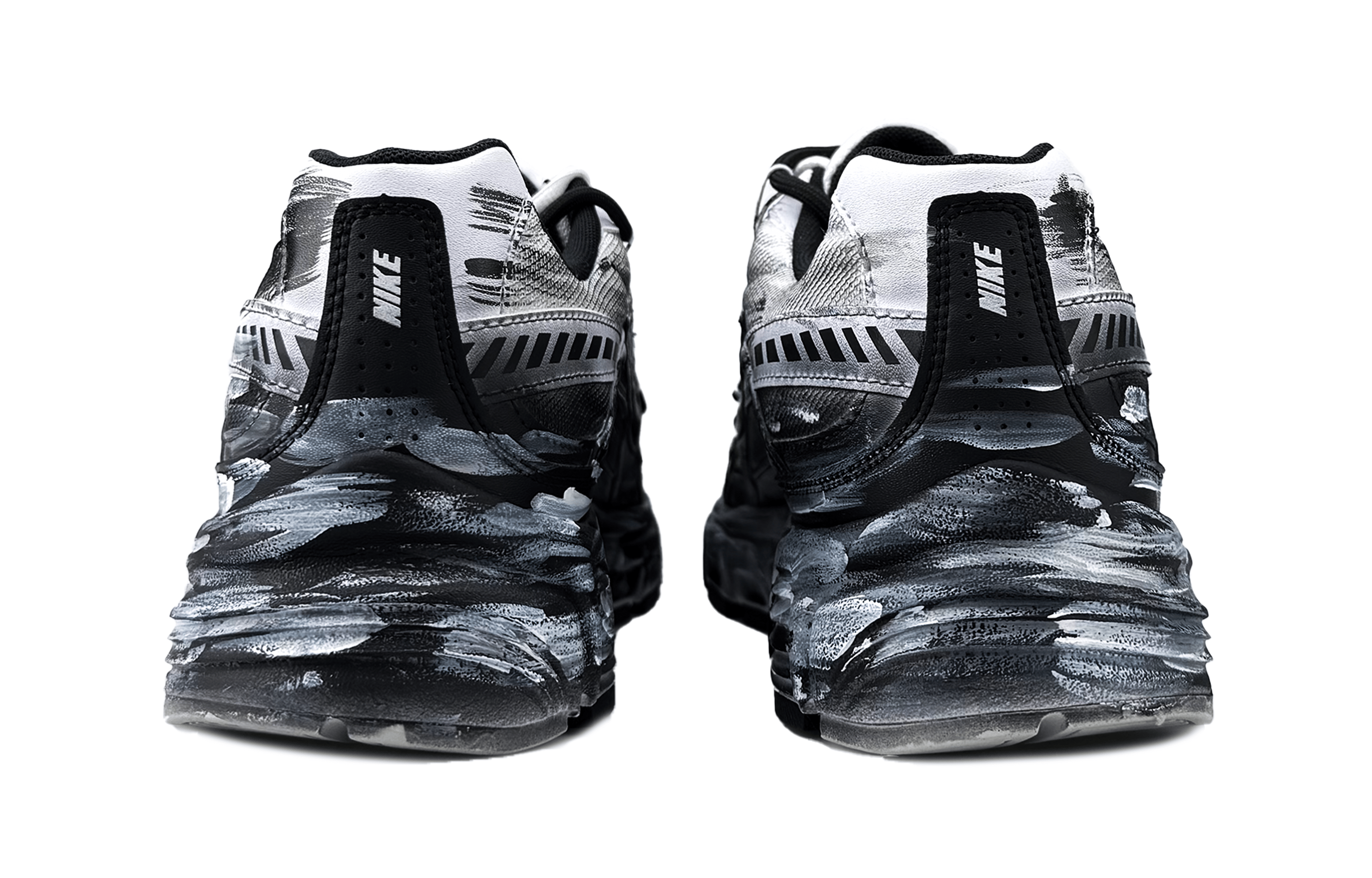 Nike Initiator Abrasion Resistant Low Top Running Shoes Men's Black White купить в интернет-магазине Yoocart с быстрой доставкой по России.
