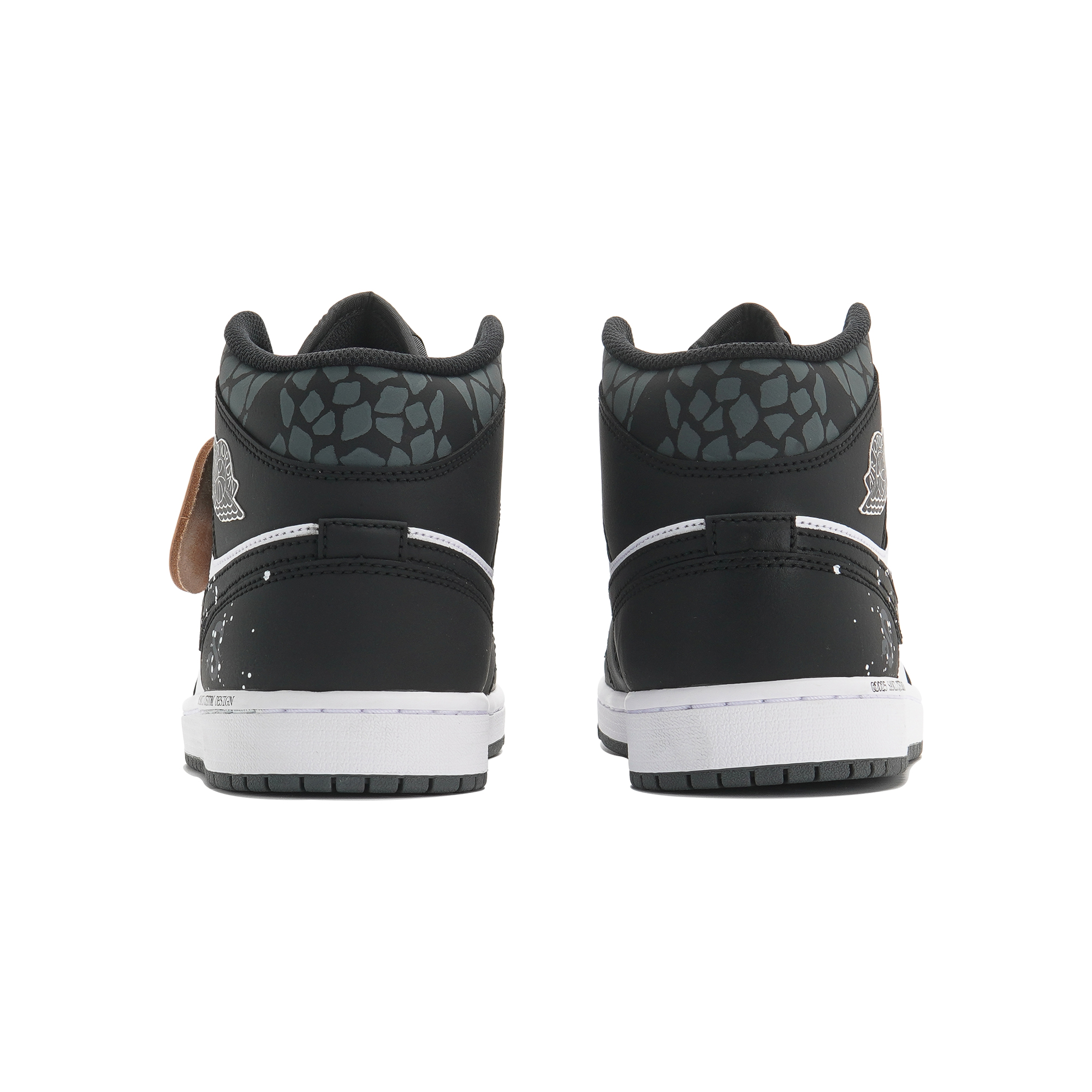 Jordan Air Jordan 1 Abrasion Resistant Mid Top Vintage Basketball Shoes Unisex Black White купить в интернет-магазине Yoocart с быстрой доставкой по России.