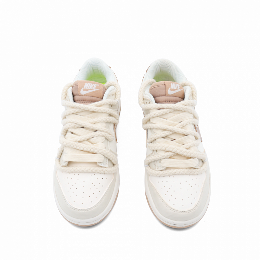 Nike Dunk Squishy Plush Toy Low Top Skateboard Shoes Women's Brown Beige купить в интернет-магазине Yoocart с быстрой доставкой по России.