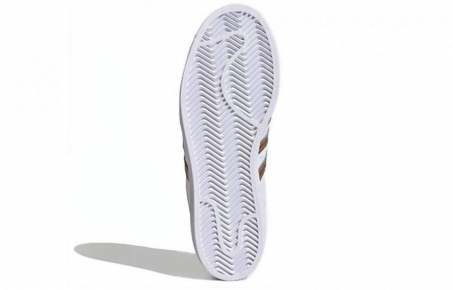 Adidas Women's Superstar 'White Copper Metallic' Women's купить в интернет-магазине Yoocart с быстрой доставкой по России.