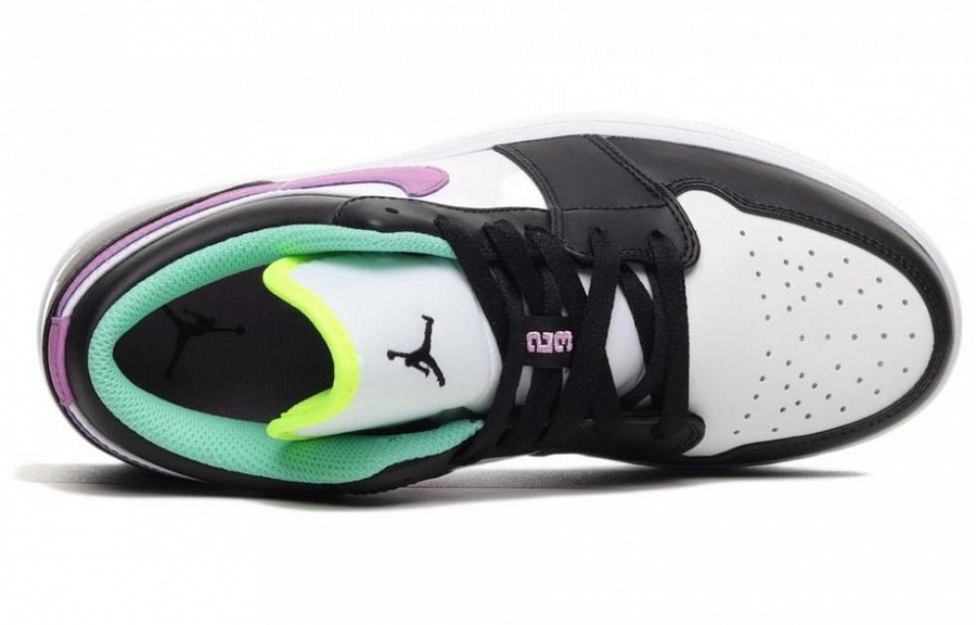 Jordan 1 Low Green Glow Violet Shock GS купить в интернет-магазине Yoocart с быстрой доставкой по России.