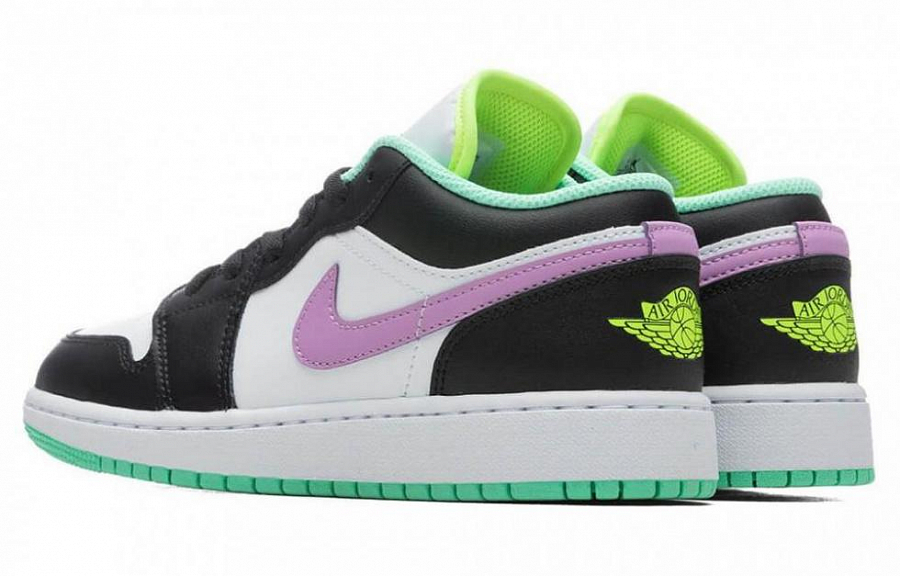 Jordan 1 Low Green Glow Violet Shock GS купить в интернет-магазине Yoocart с быстрой доставкой по России.