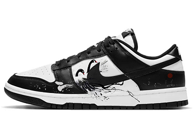 Nike Dunk Anti-Slip Wear-Resistant Low-Top Skateboard Shoes Women's Black White