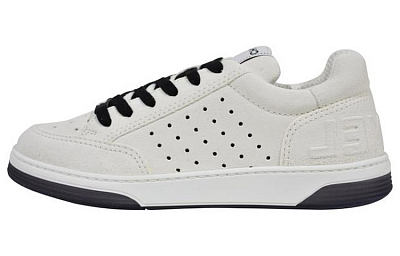 CHANEL Low Top Stylish Skateboarding Shoes Women's White