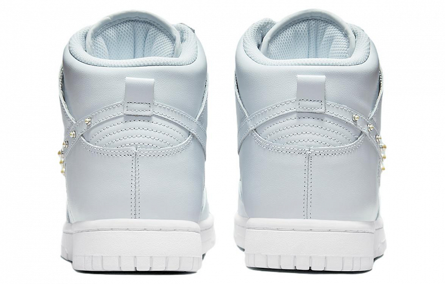 Nike Dunk High Se Pearl Pure Platinum Women's купить в интернет-магазине Yoocart с быстрой доставкой по России.