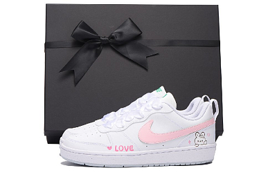 Nike Court Borough Low Chestnut Slip-Resistant Coverage Low-Top Skateboard Shoes GS White Pink