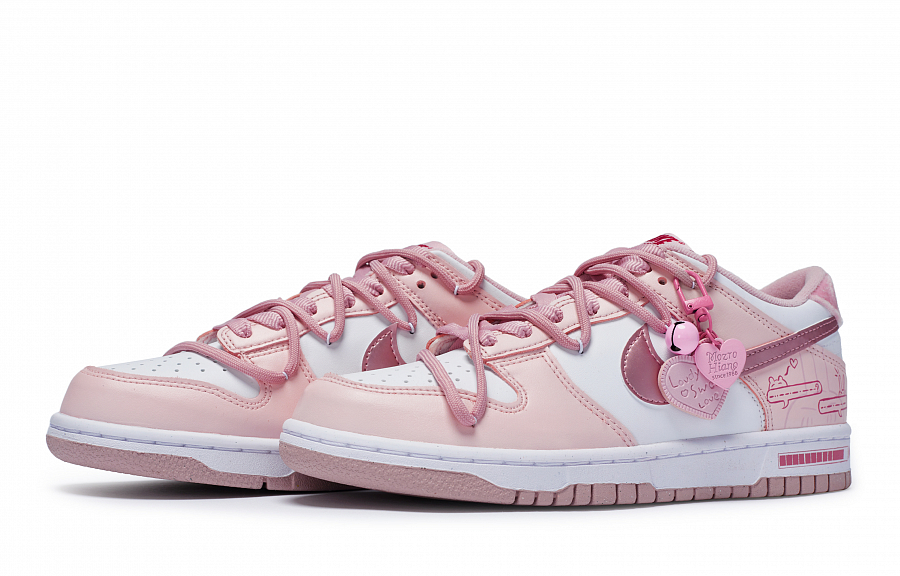 Nike Dunk 811 Manufacturing, Pink Bunny Journal Low Top Skateboard Shoes GS Pink White купить в интернет-магазине Yoocart с быстрой доставкой по России.