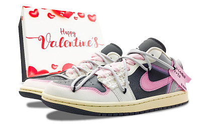 Jordan Air Jordan 1 Durable Breathable Low-Top Vintage Basketball Shoes Women's Black Pink